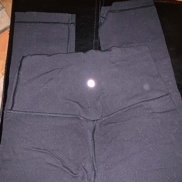 Lululemon leggings 🍋 - Picture 1 of 3